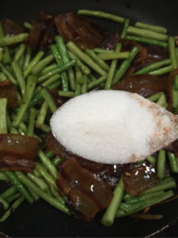 豇豆炒腊肉步骤9