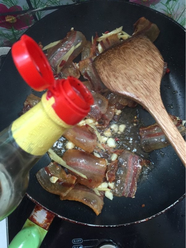 豇豆炒腊肉步骤6