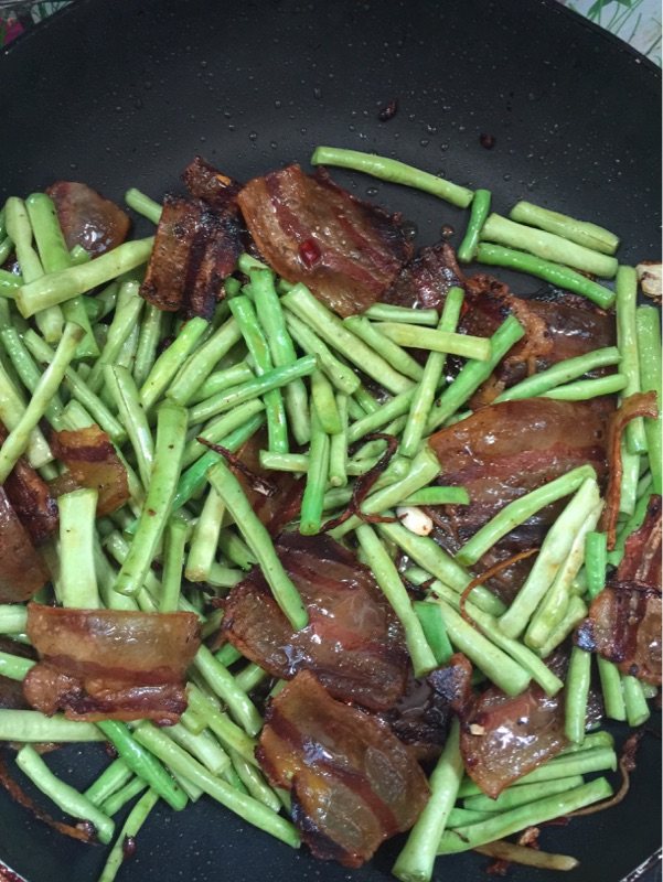 豇豆炒腊肉步骤8