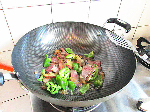 鲜竹笋炒腊肉步骤6
