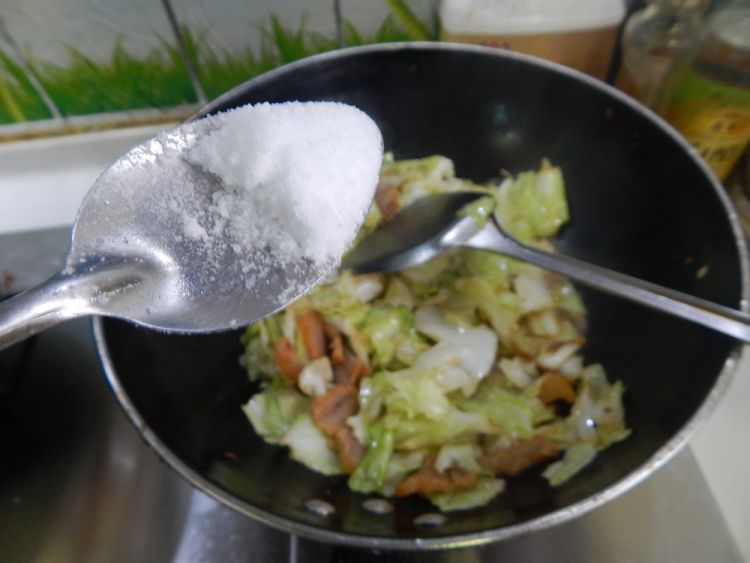 包菜炒腊肉步骤10