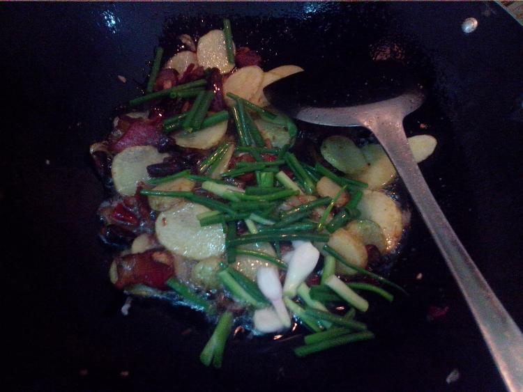 土豆炒腊肉#新鲜从这步骤9