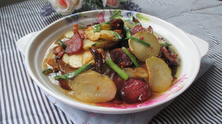 土豆炒腊肉#新鲜从这步骤10