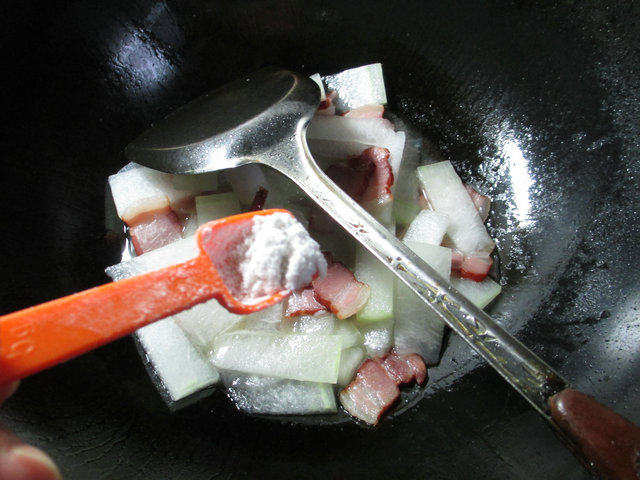 腊肉烩冬瓜步骤6