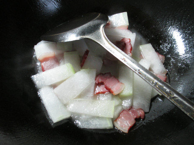 腊肉烩冬瓜步骤5