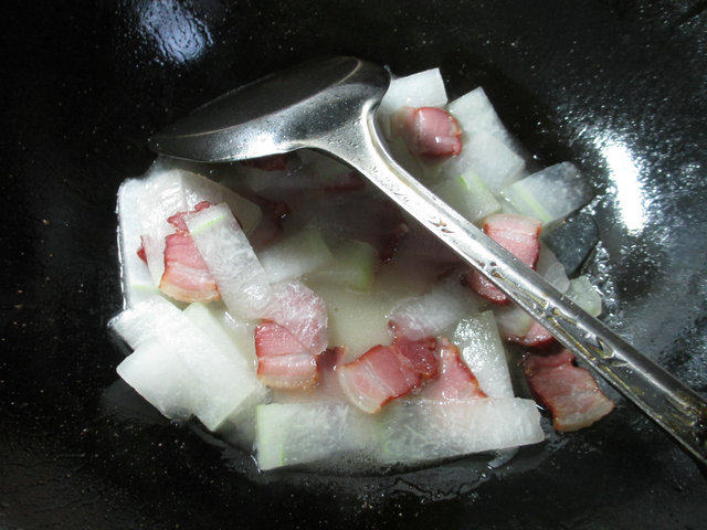 腊肉烩冬瓜步骤8