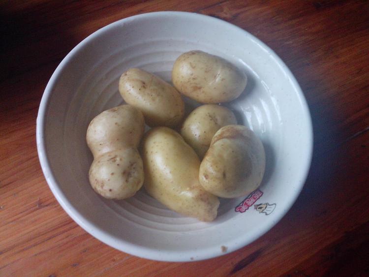 腊肉烧土豆#新鲜从这步骤2