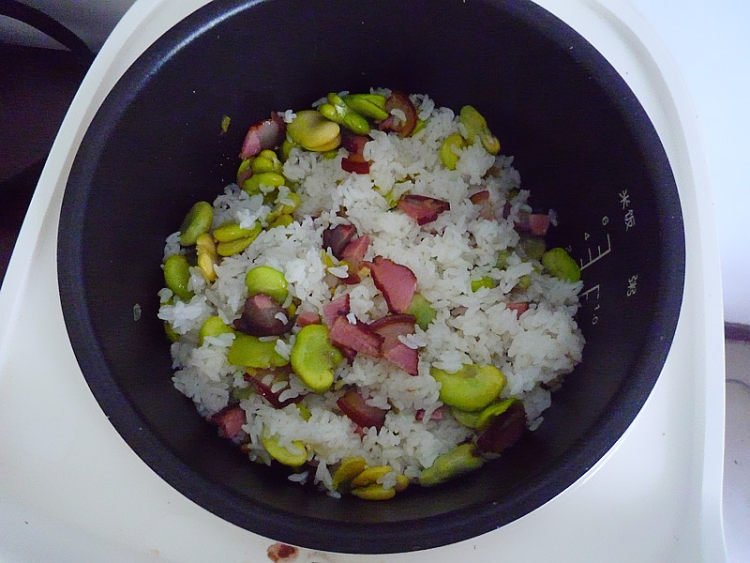 腊味蚕豆饭步骤12
