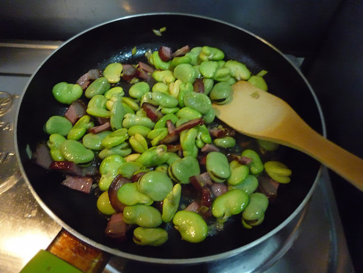 腊味蚕豆饭步骤9