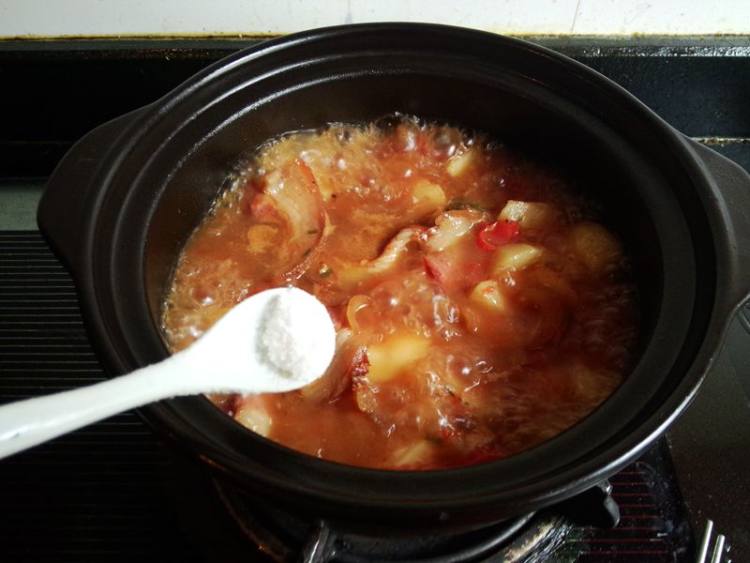 腊肉炖土豆步骤11