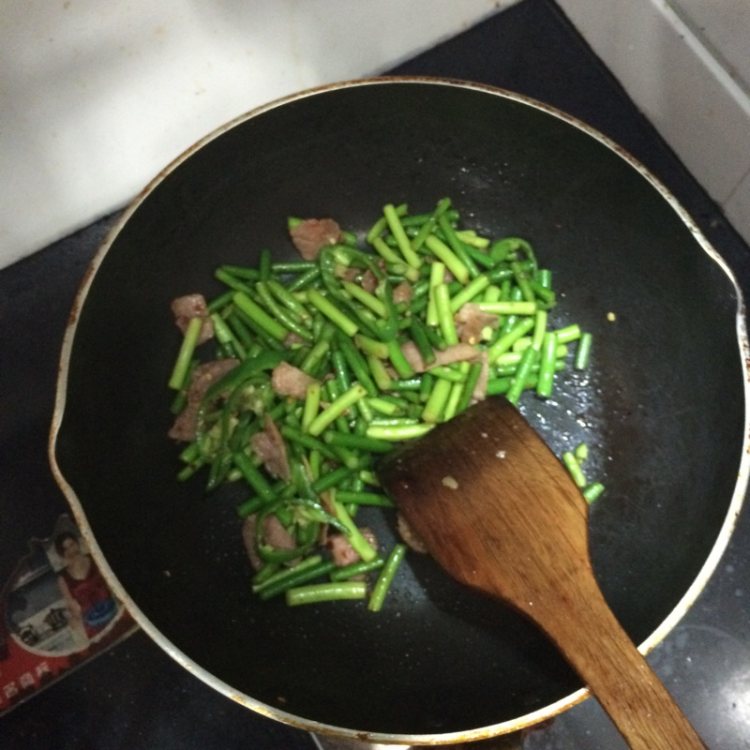 腊肉蒜苗步骤5