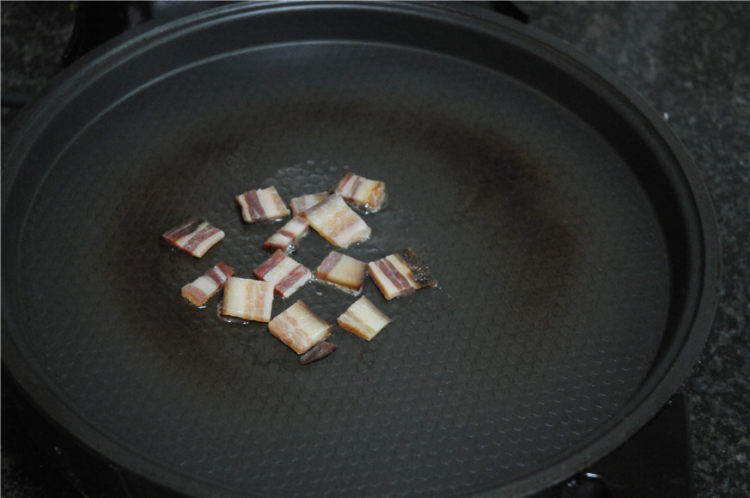腊肉煎糍粑步骤3