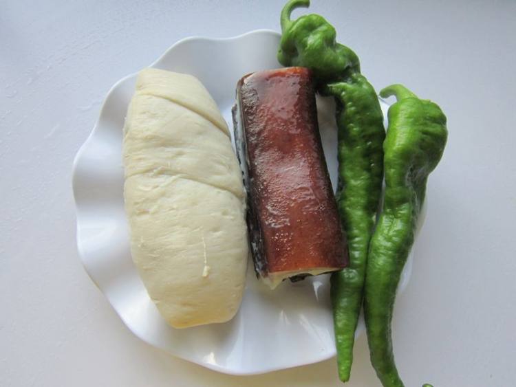腊肉炒面筋步骤1