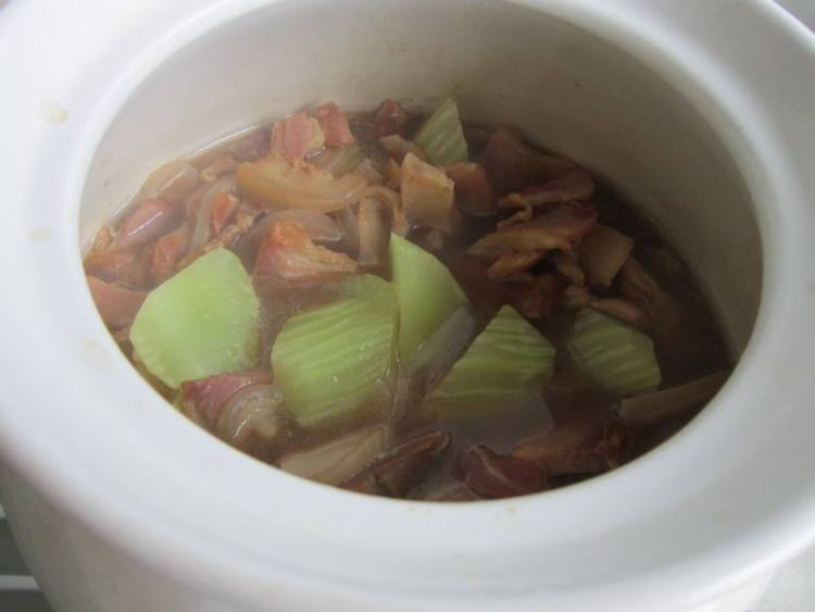 莴笋炖腊肉步骤12