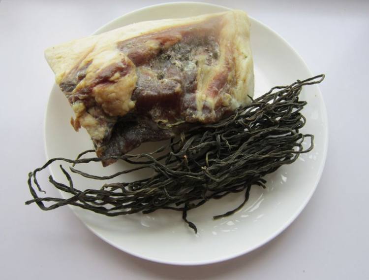 干豇豆炖腊肉步骤1