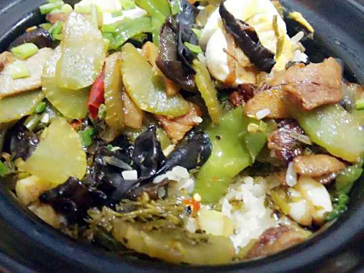 腊肉莴笋煲仔饭步骤7