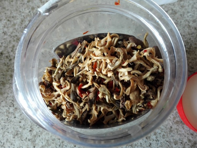 干菜炒腊肉步骤1