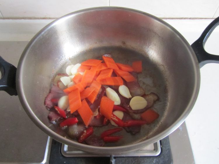 刀豆炒腊肉步骤6