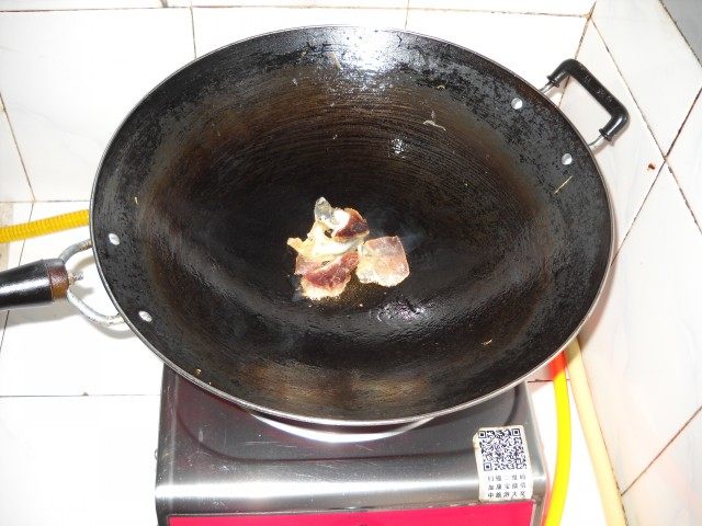 腊肉炒豆丝步骤2