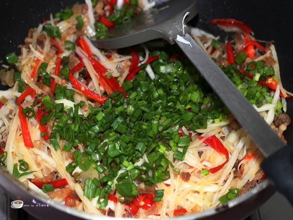 腊肉泡椒汤圆步骤8