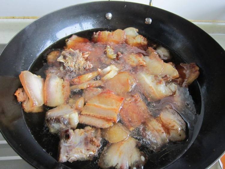 白萝卜炖腊肉步骤7
