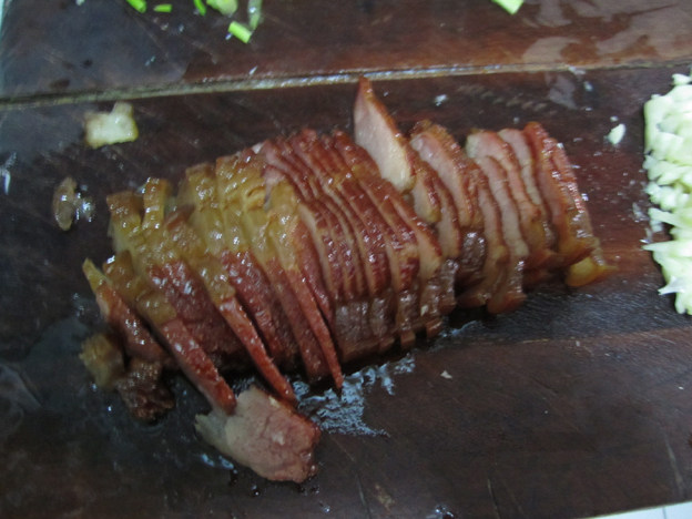 砂锅腊肉娃娃菜步骤3
