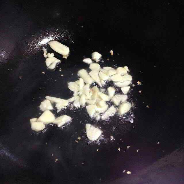 腊肉炒三蔬步骤4