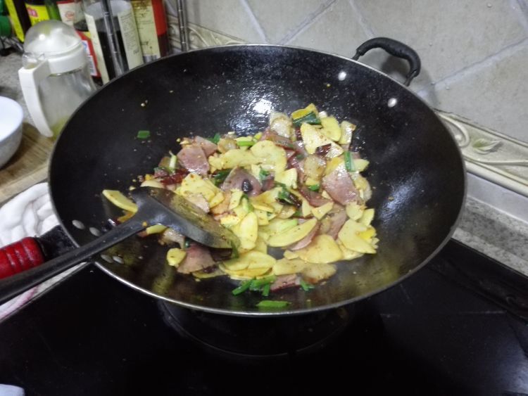 冬笋炒腊肉步骤8