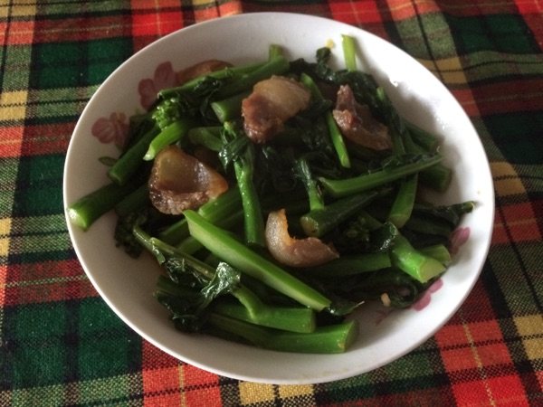 腊肉炒芥兰步骤7