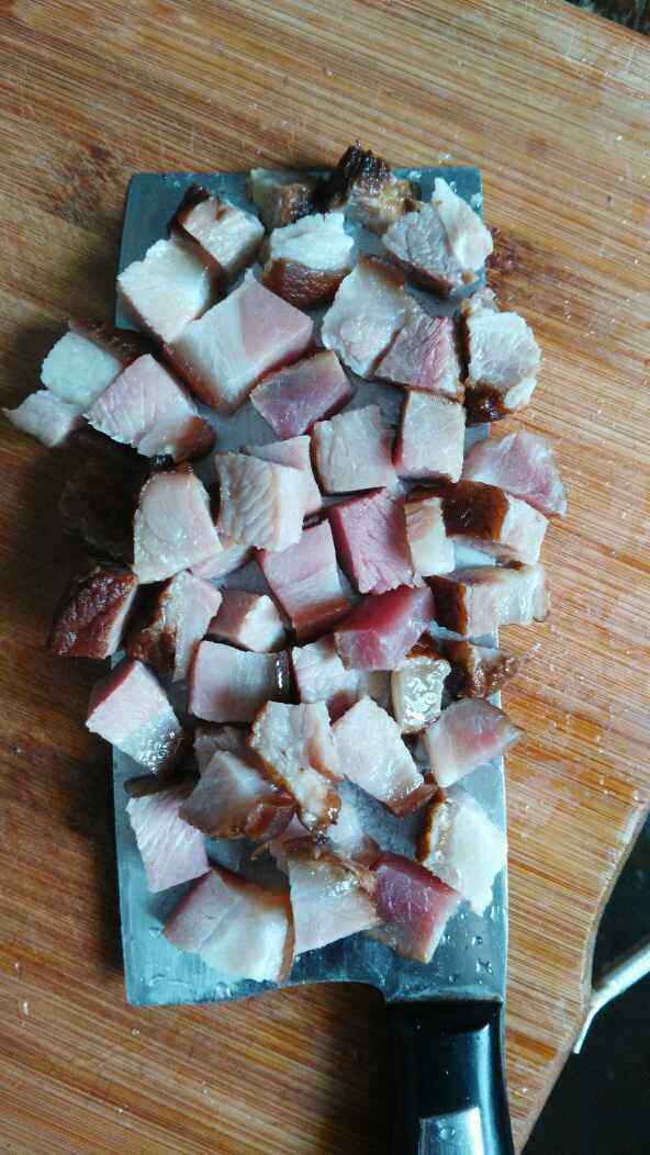 腊肉炒白萝卜步骤2