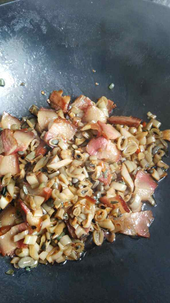腊肉炒酸四季豆步骤8