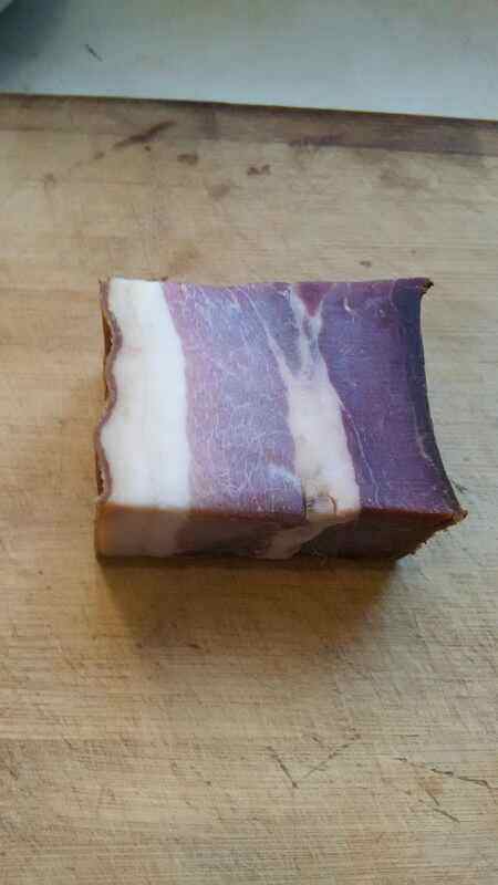 腊肉蒸花生米千张丝步骤1