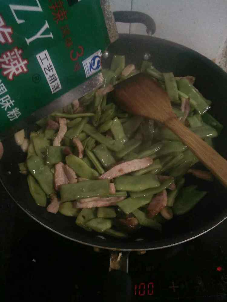 扁豆炒腊肉步骤8