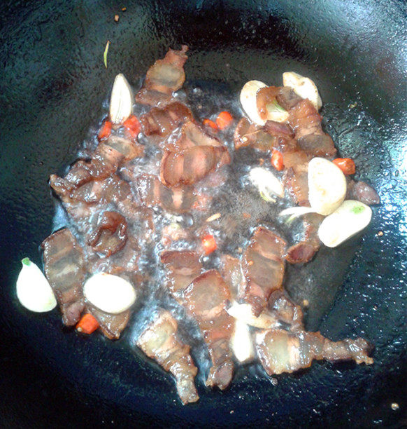 芥蓝炒腊肉步骤5