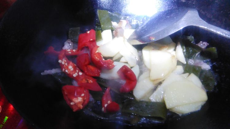 土豆烧海带步骤5