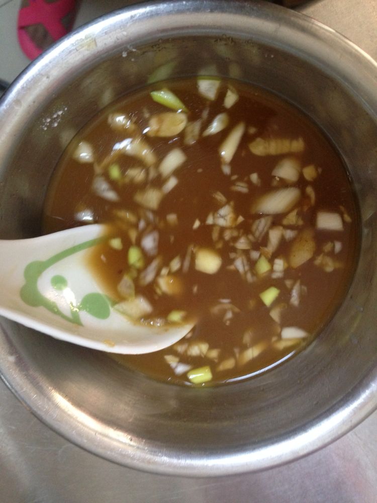 鱼香蒜苔炒腊肉步骤4