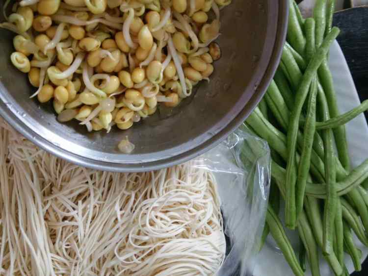 腊肉豆角蒸面步骤1
