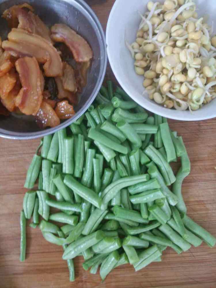 腊肉豆角蒸面步骤3