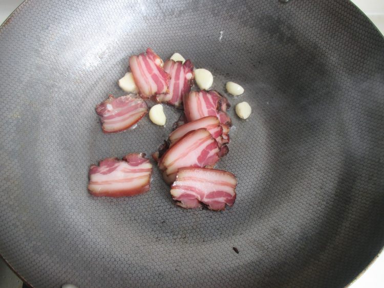 南瓜烧腊肉步骤4