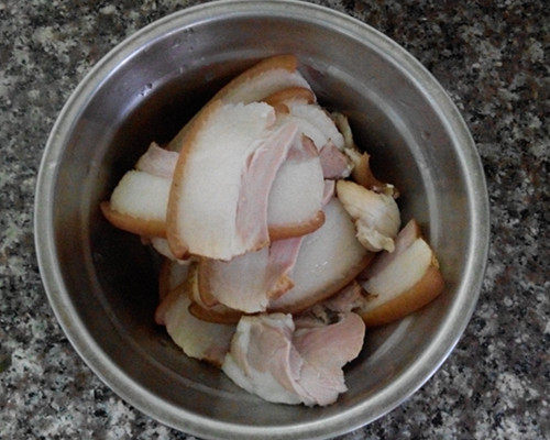 咸菜扣肉步骤1
