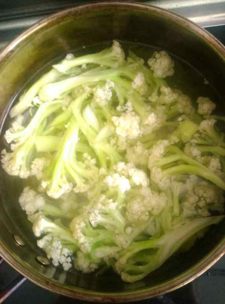腊炒有机花菜步骤2