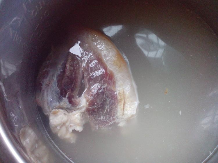腊肉土豆糯米饭步骤3