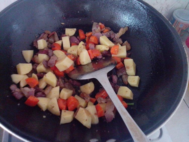 腊肉土豆糯米饭步骤11