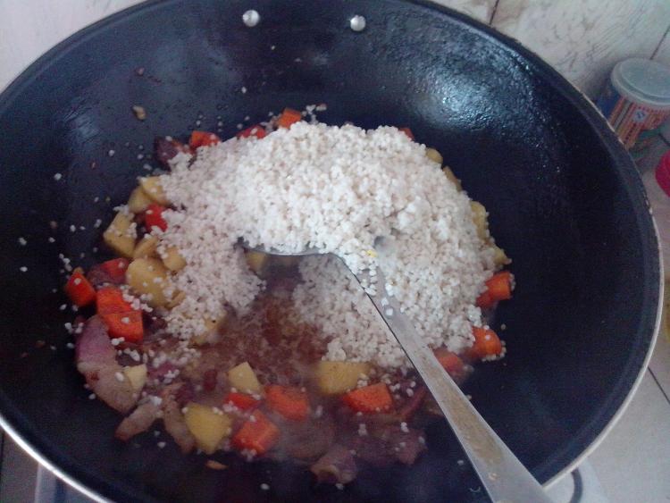 腊肉土豆糯米饭步骤12