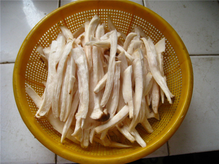 杏鲍菇炒腊肉步骤1