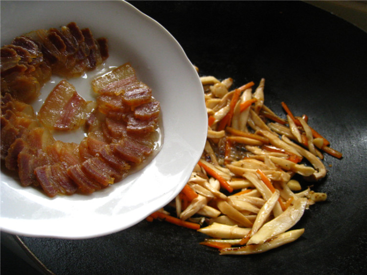 杏鲍菇炒腊肉步骤10