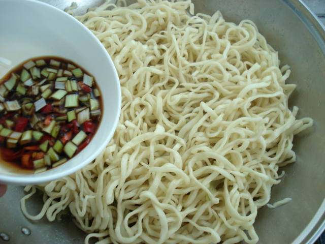 腊肉豆角焖面步骤11