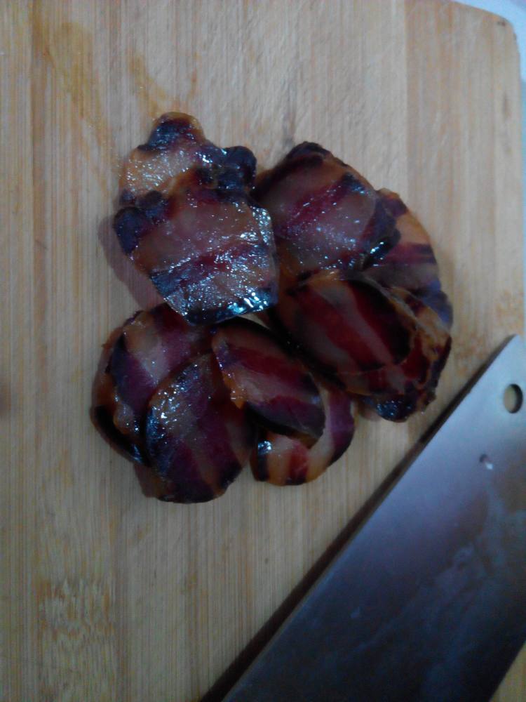 竹笋木耳炒腊肉步骤3