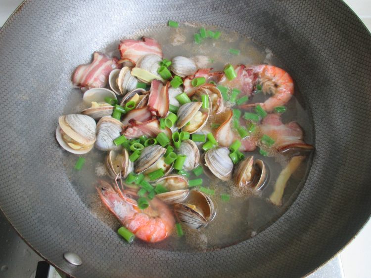 腊味海鲜汤步骤9