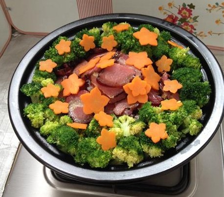 塔吉锅腊肉煲仔饭步骤10